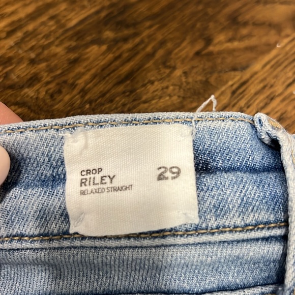 Hudson Jeans - very comfy - one side open and other has threads- Crop - Riley - - Picture 7 of 7